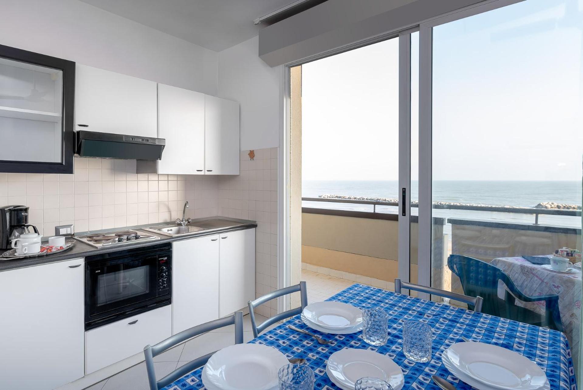 One-Bedroom Apartment Front Sea View  