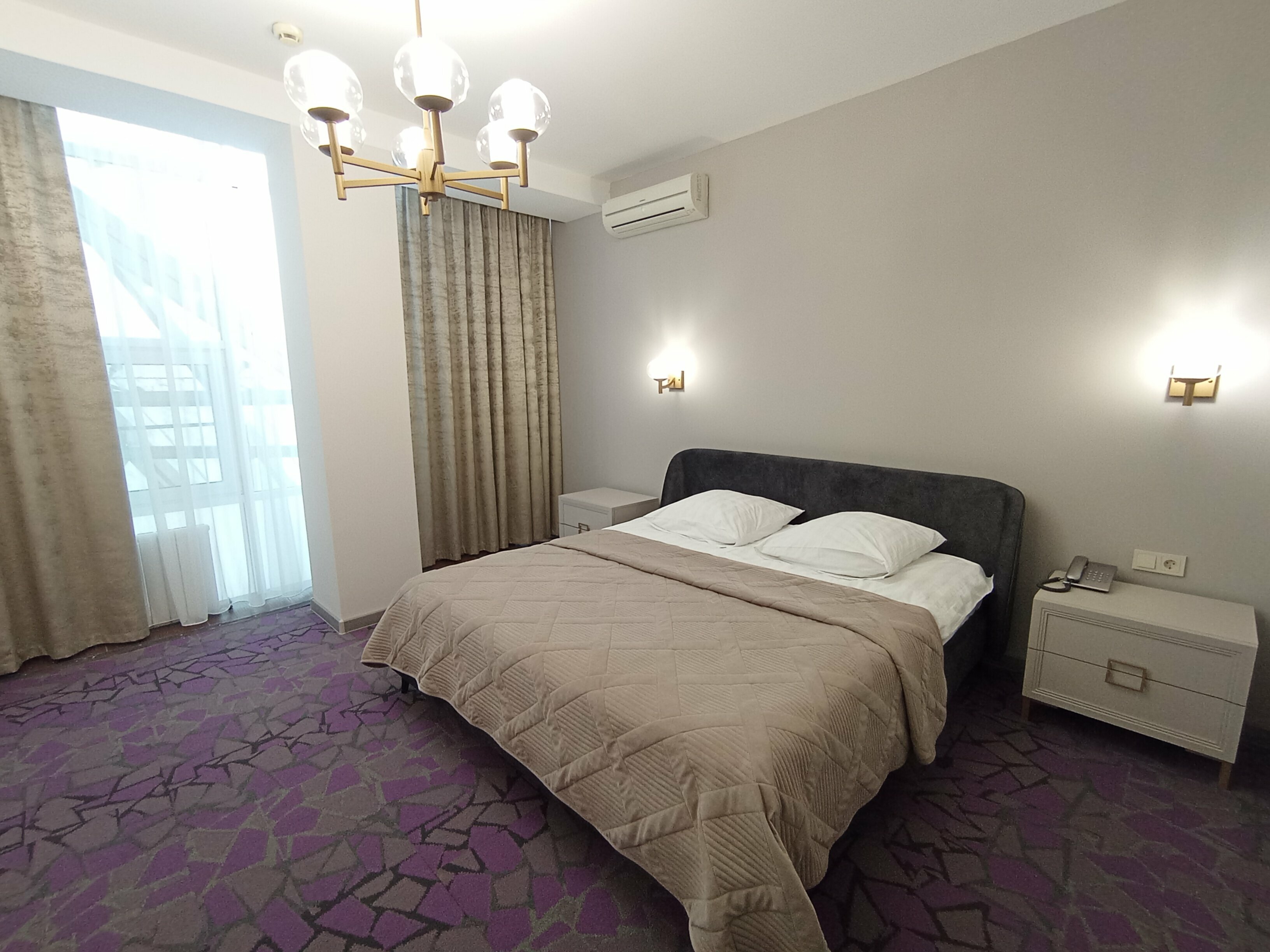 Номер с кроватью размера «king-size»