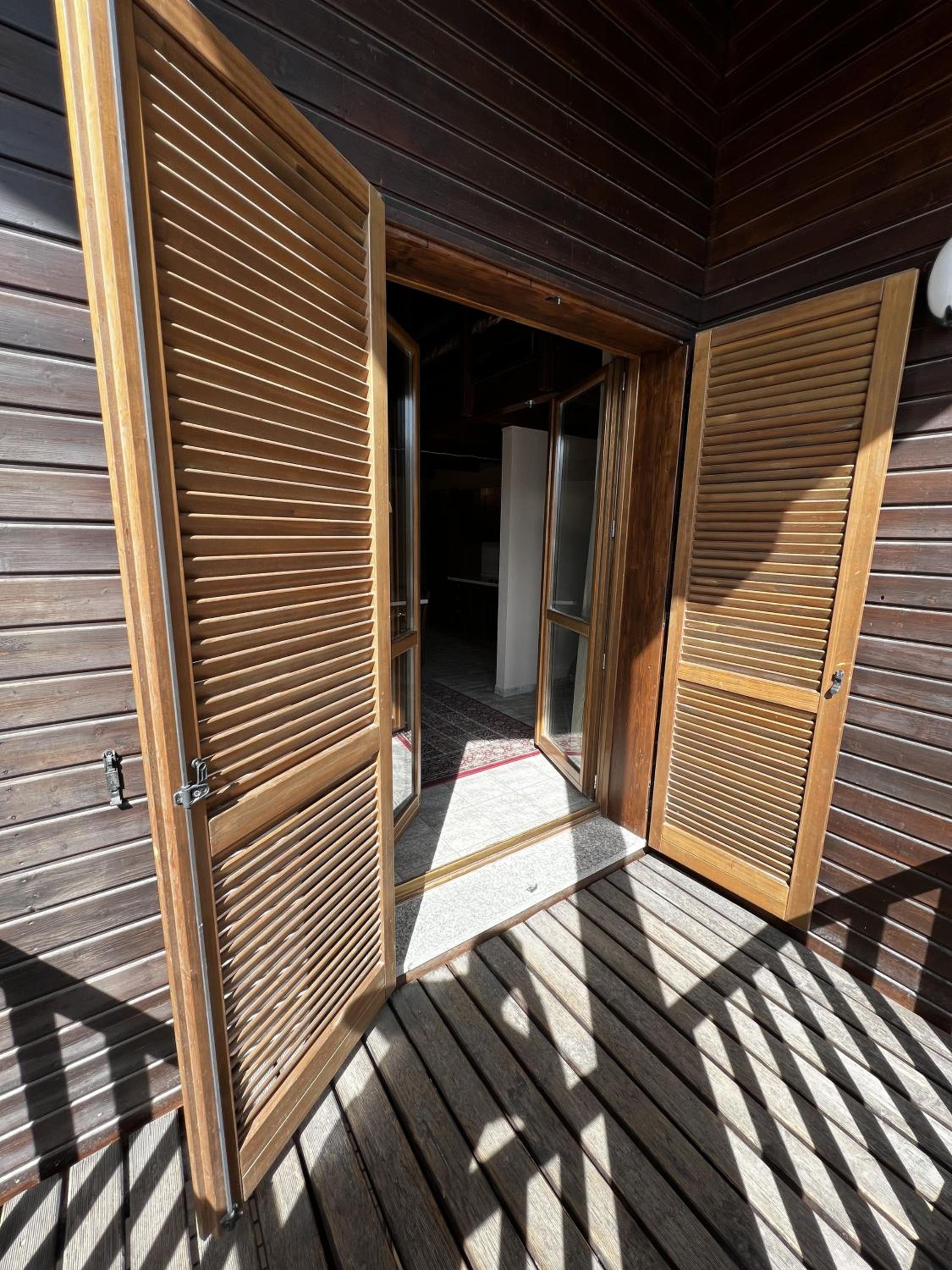 Large Two-Bedroom Apartment with Double Balcony and Mountain View - Split Level