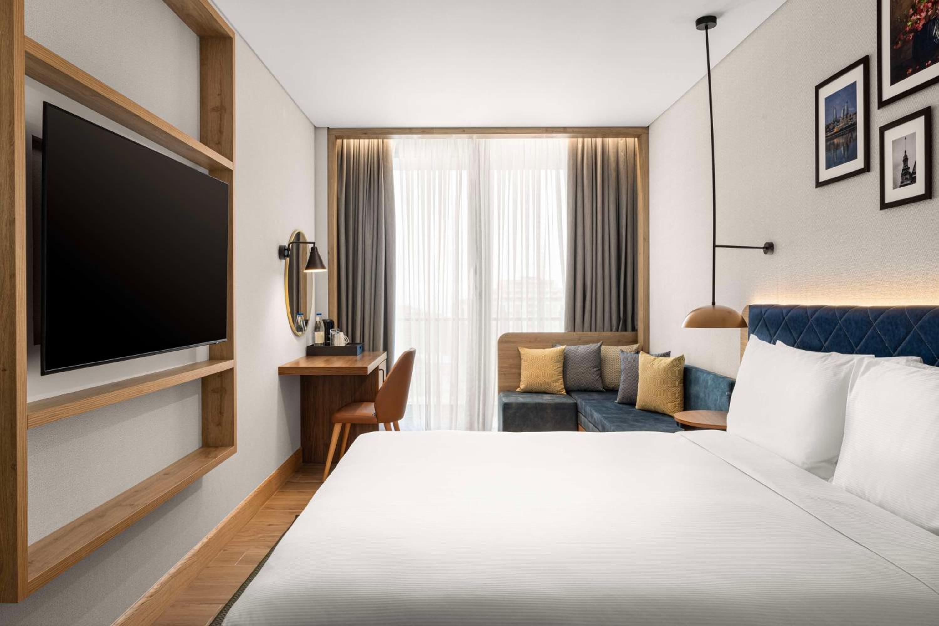 King Room with Sofa Bed and Balcony