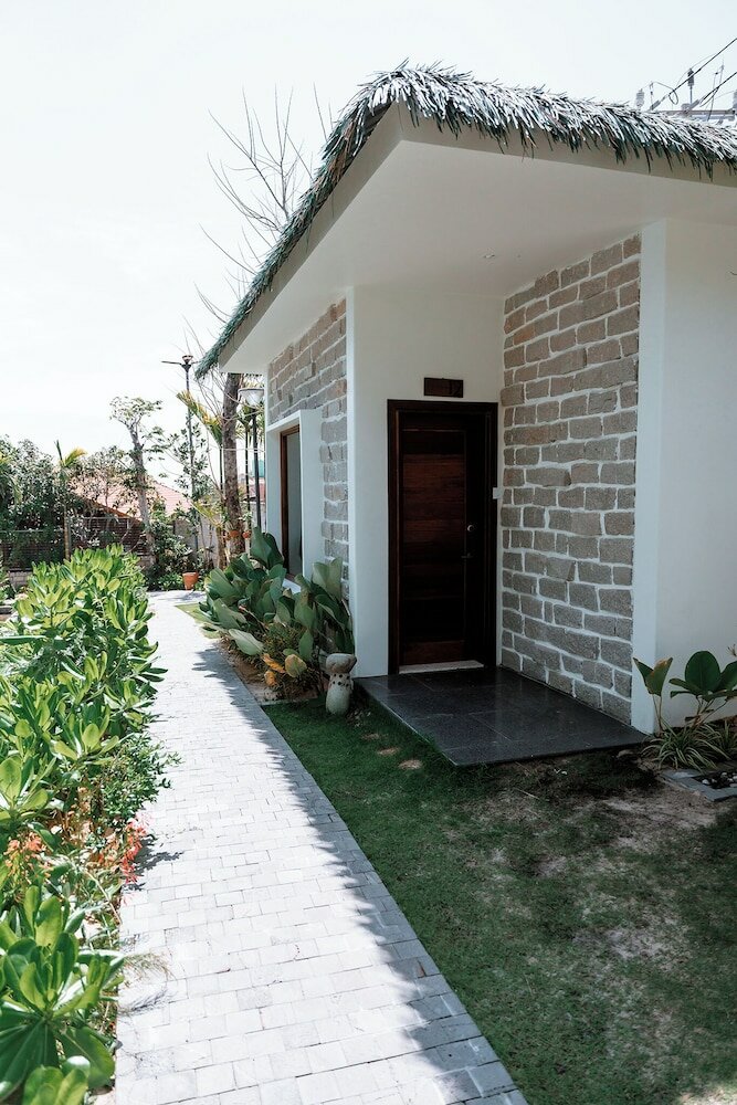 Tropical Garden Bungalow