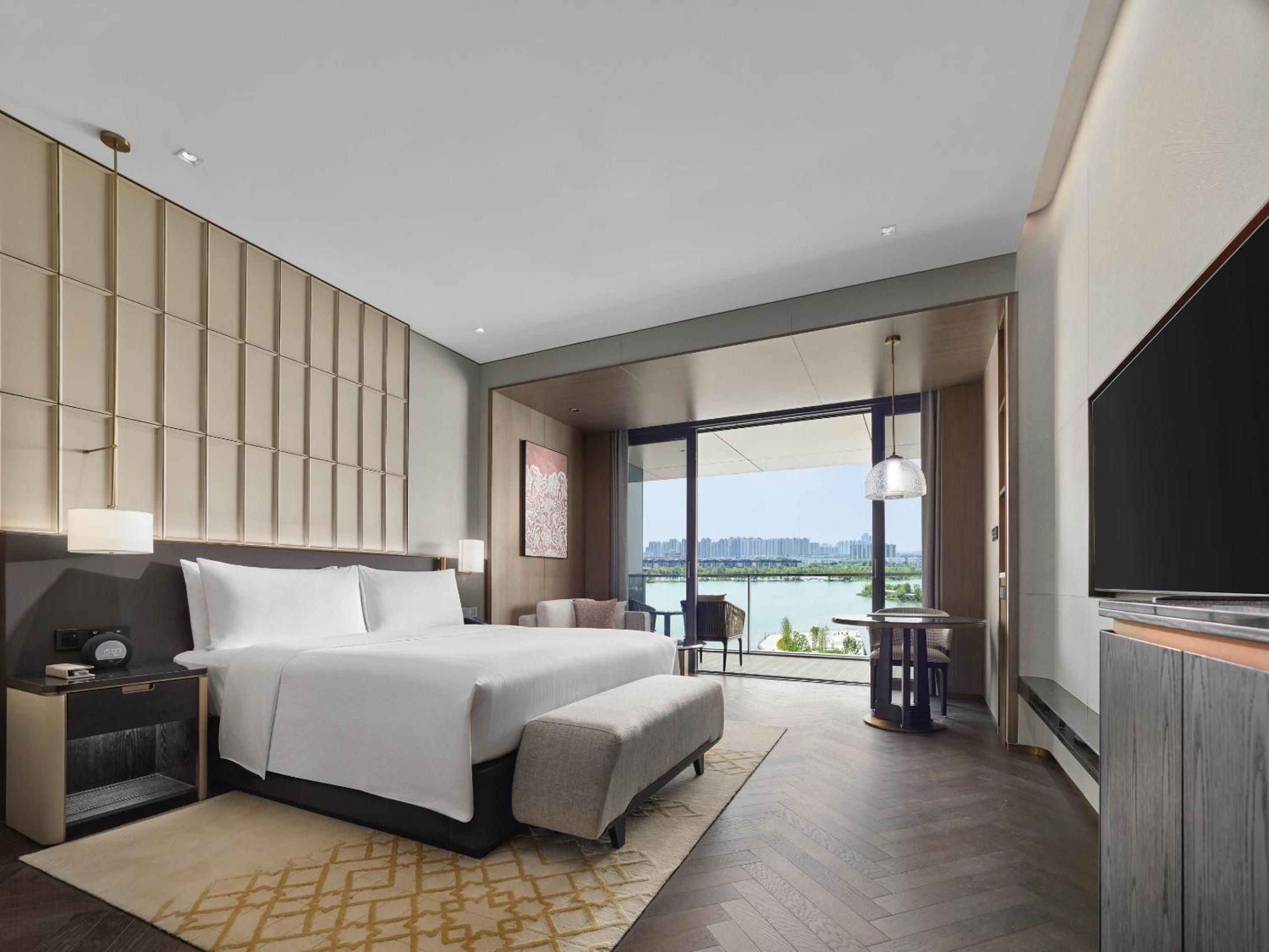 King Room - Mobility Accessible 