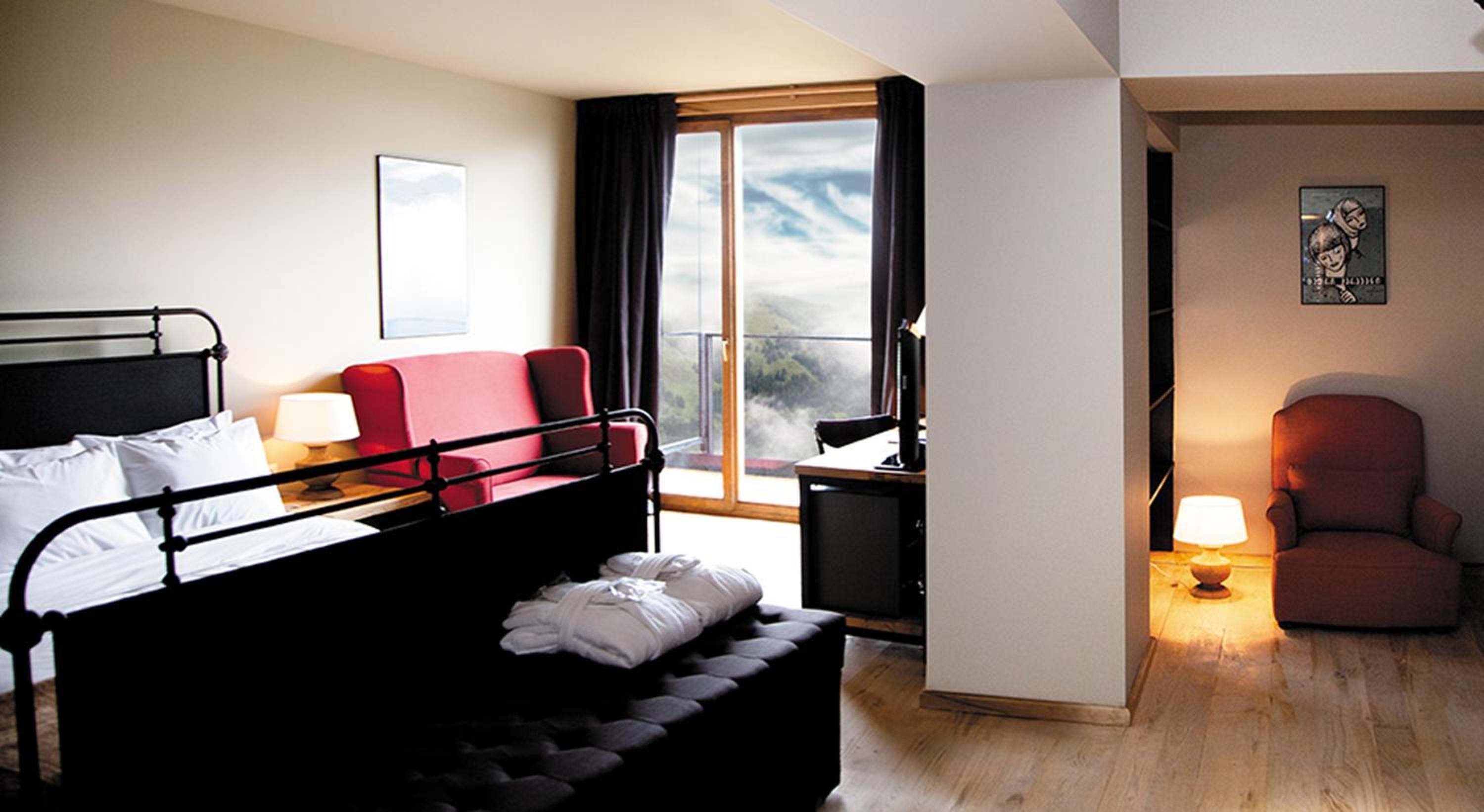 Executive King Room with Mountain View