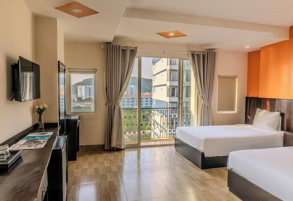 Deluxe Triple Room, Balcony, Sea View