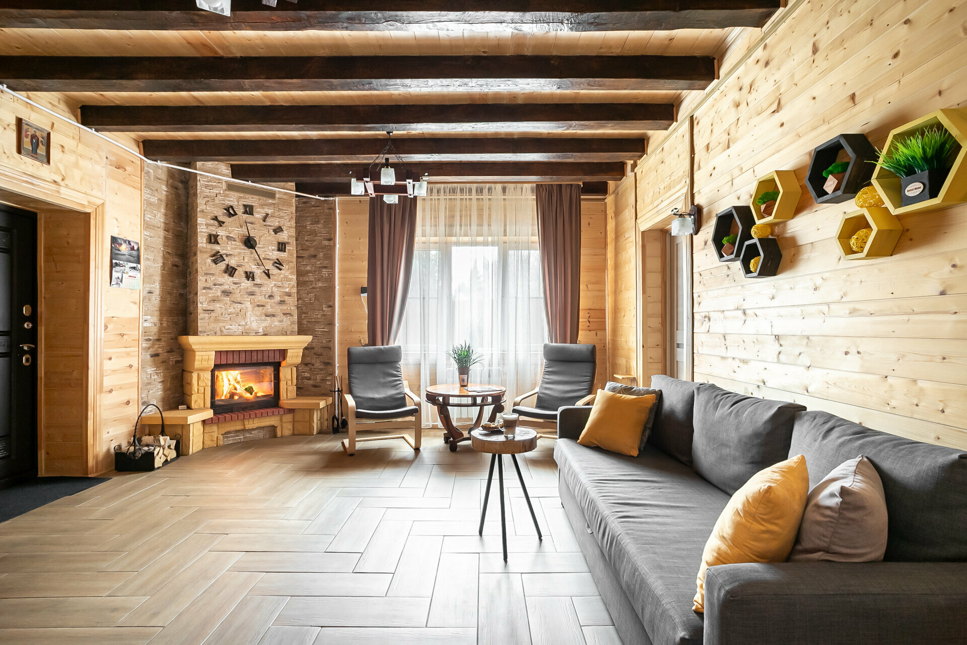 Большой коттедж с камином и баней №9