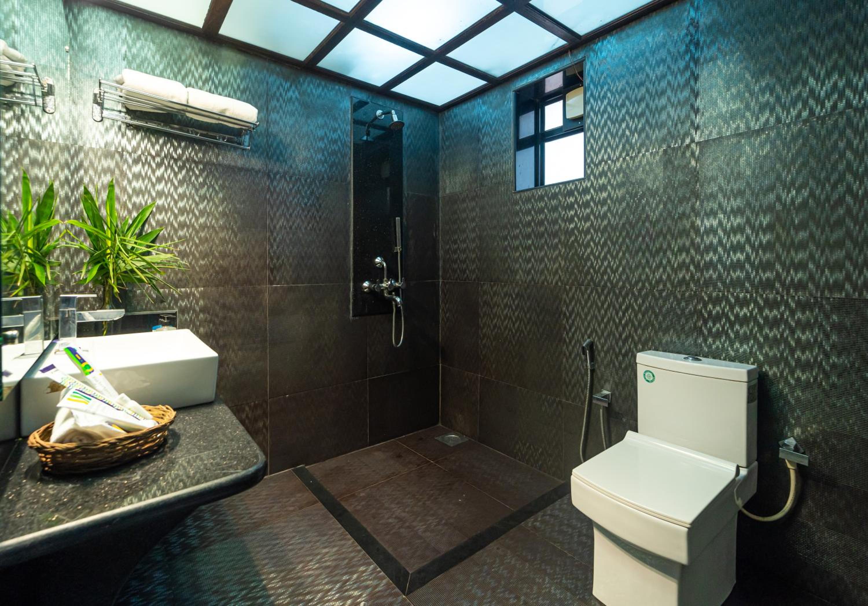 Deluxe Room with Pool View