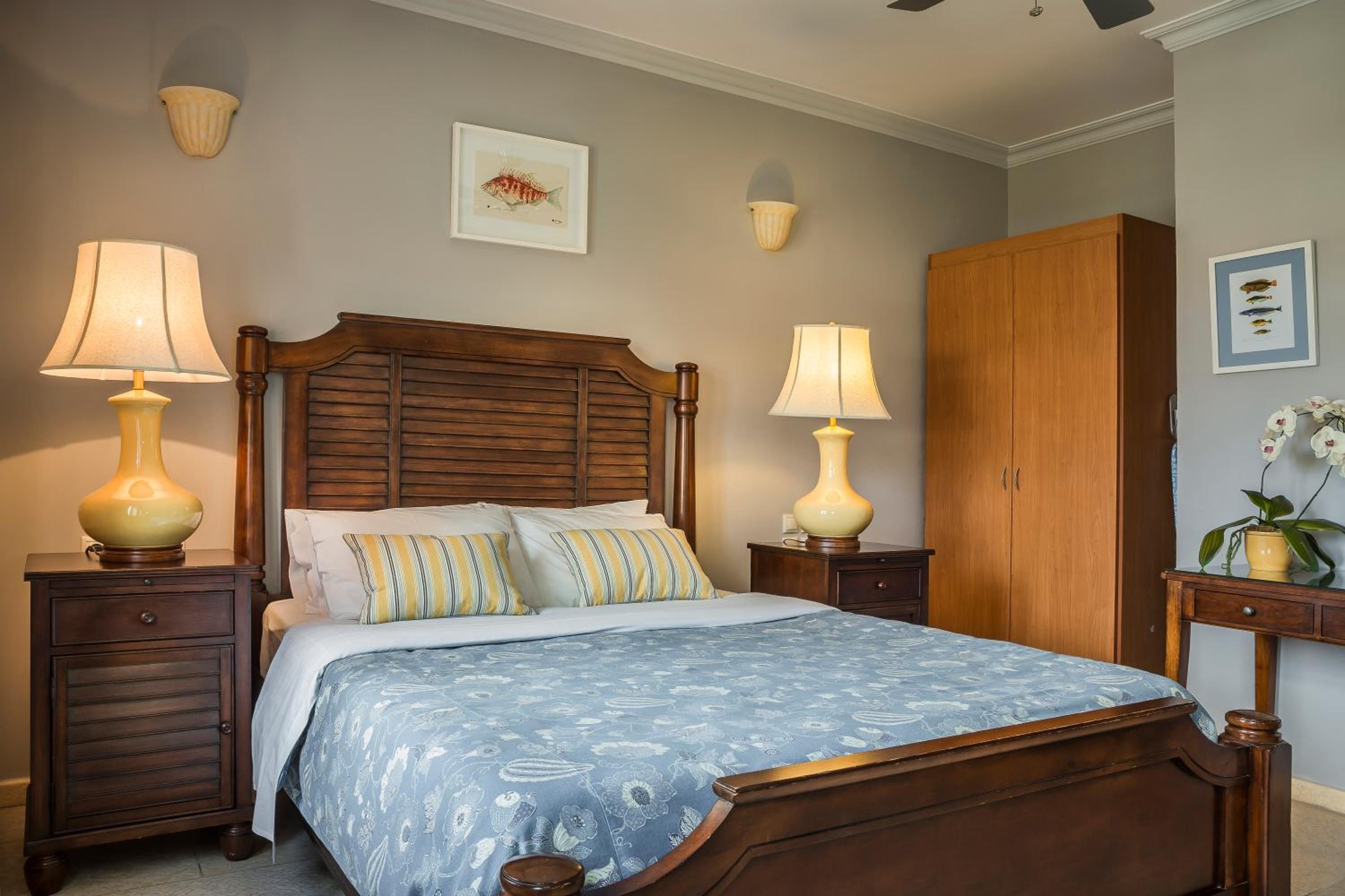 Junior Suite with Partial Harbor View - 101