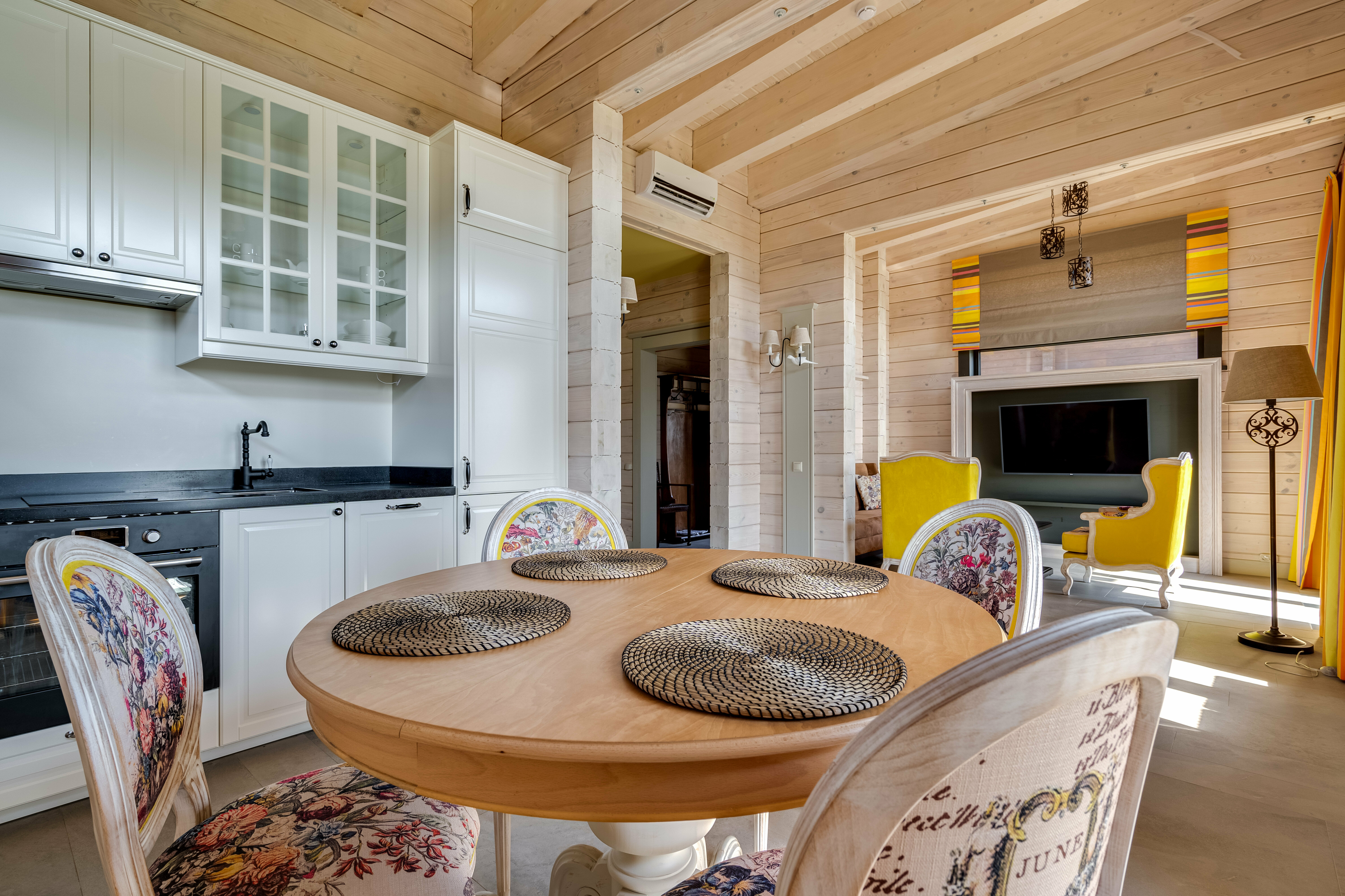 Четырехместный номер с видом на озеро