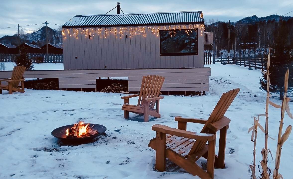 Трехместный номер с видом на горы