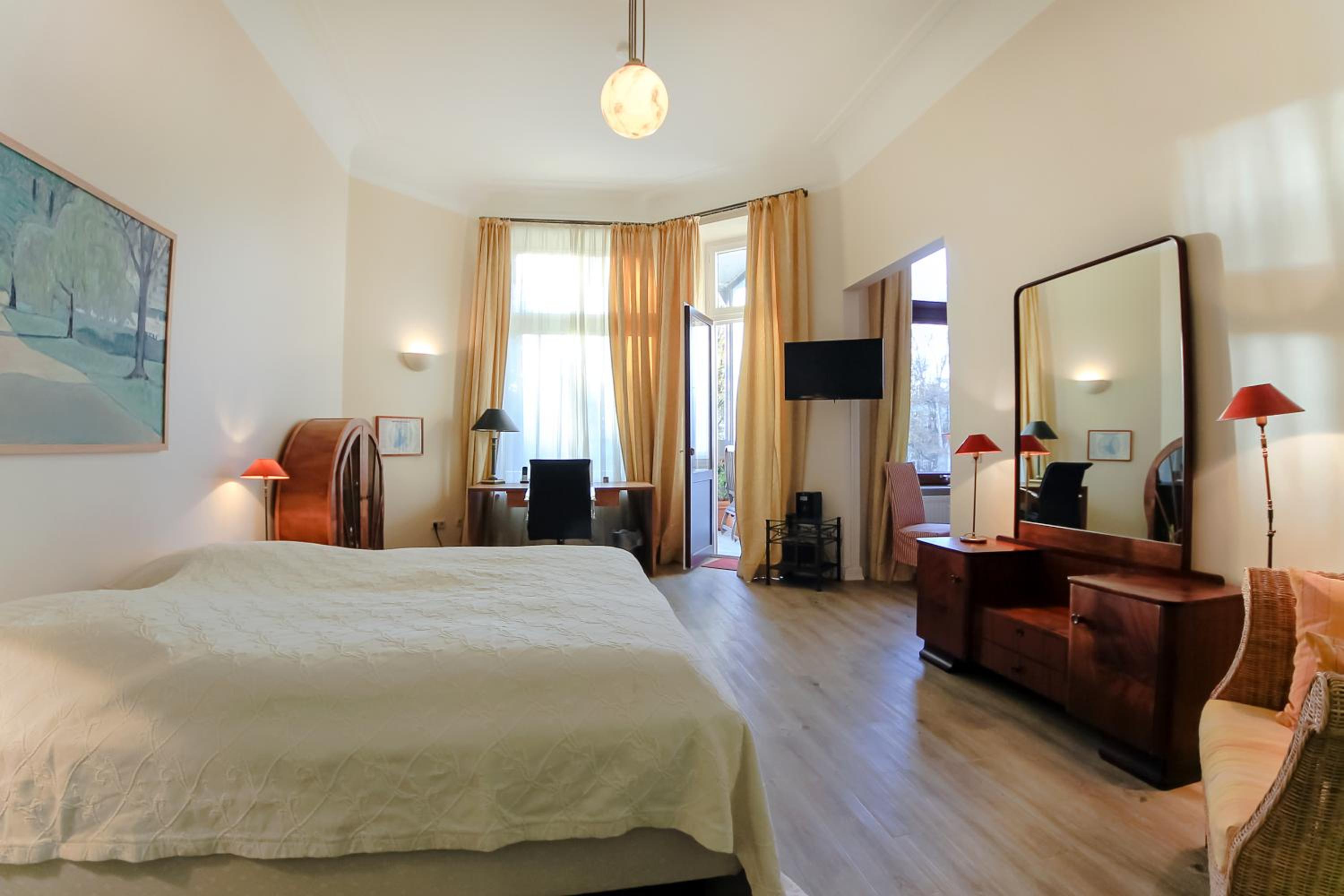 Apartment with Garden View