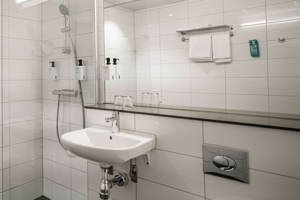 Standard Room, 1 Queen Bed, Kitchenette