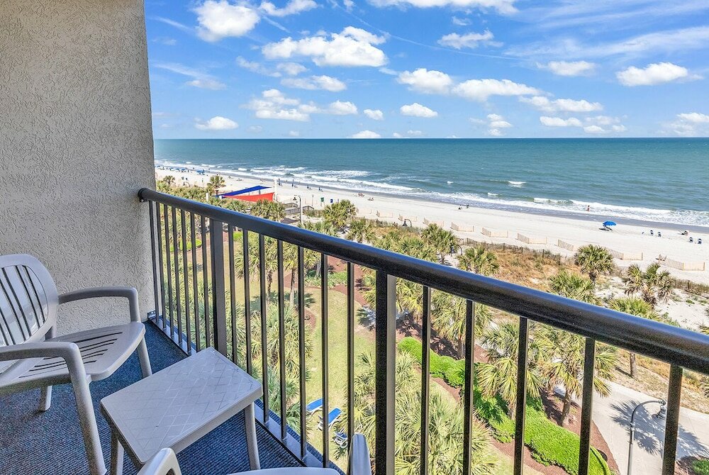 Oceanfront 1 Bedroom Suite with Balcony and Full Kitchen