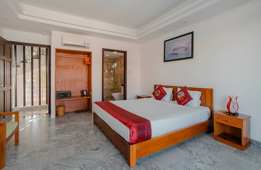 Deluxe Double Room, Balcony, Pool View