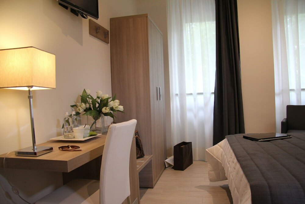 Economy Room (French Bed)