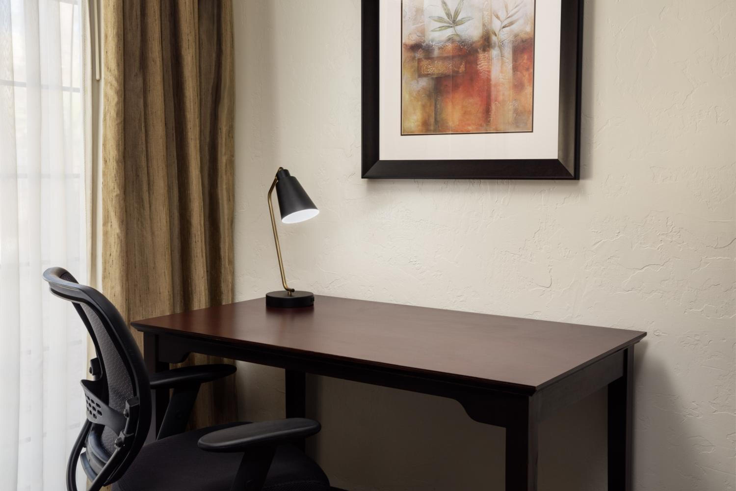 King Room with Roll-in Shower - Mobility Access/Non-Smoking