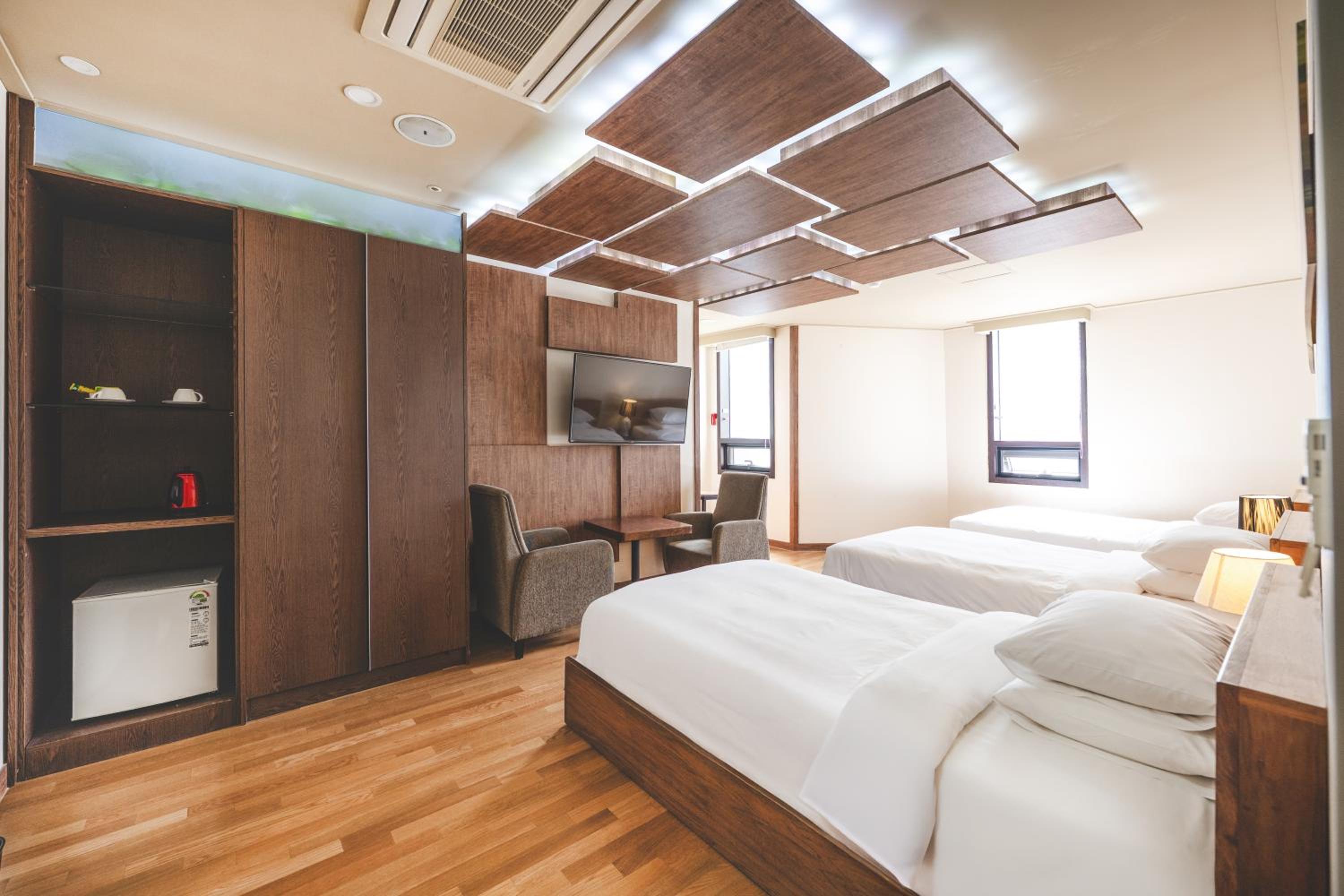 Deluxe Triple Room