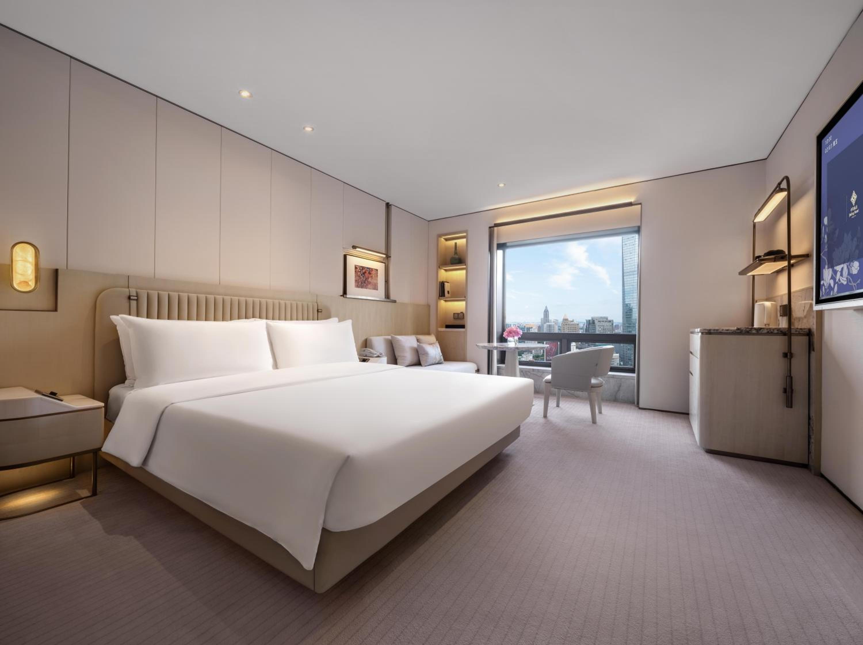 Jinling Tower Harmonious Charm Deluxe King Room(Upgraded)