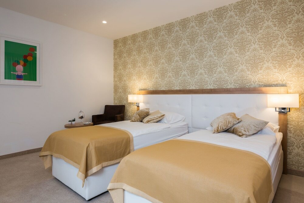 Family Double Room, 1 King Bed