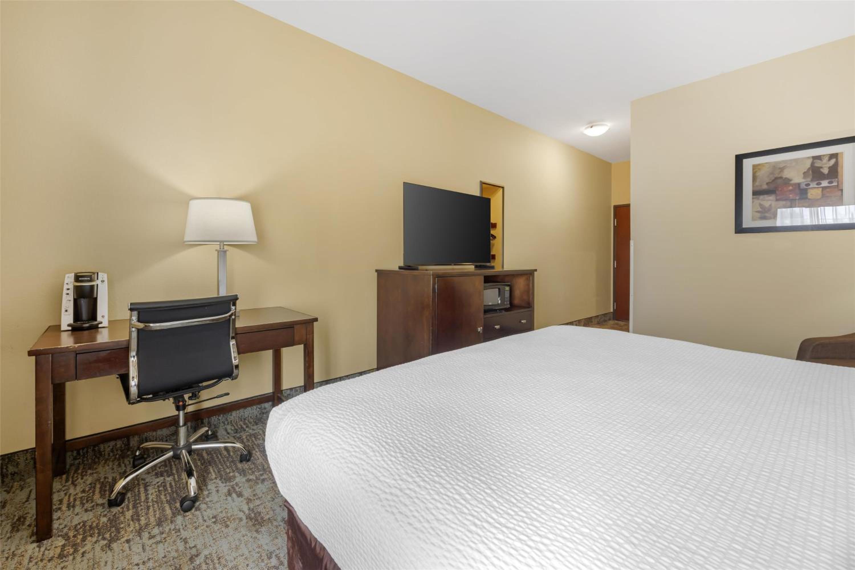 King Room with Roll-in Shower - Disability Access/Non-Smoking