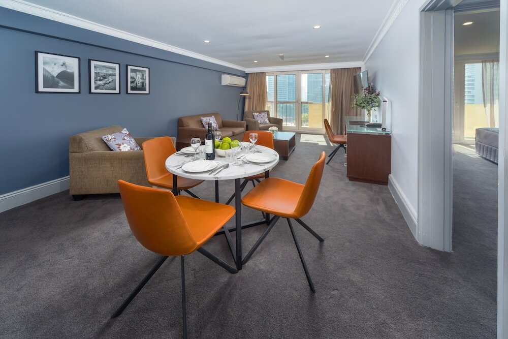 Two Bedroom Front Apartment + Light Breakfast placed in Room