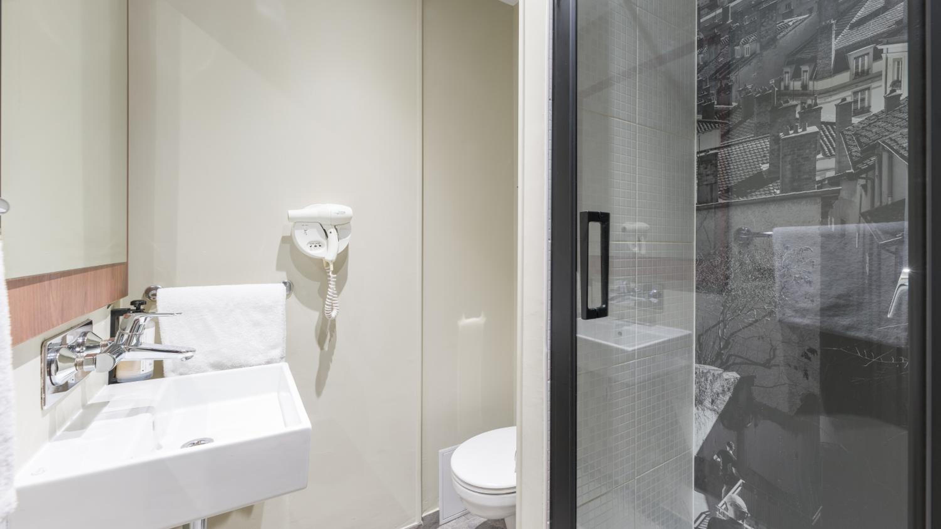 Standard Queen Room with One Sofa Bunk Bed