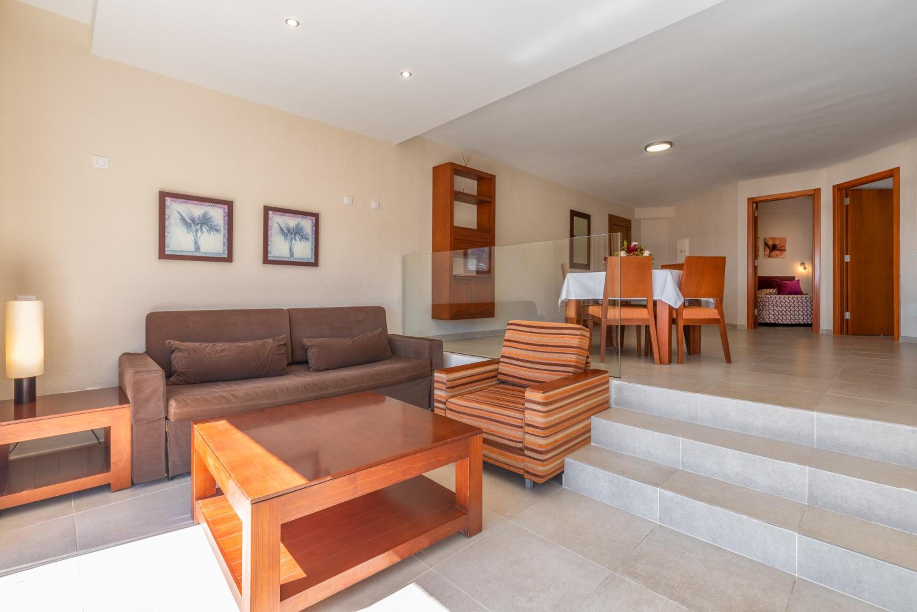 One-Bedroom Superior Apartment with Sea View