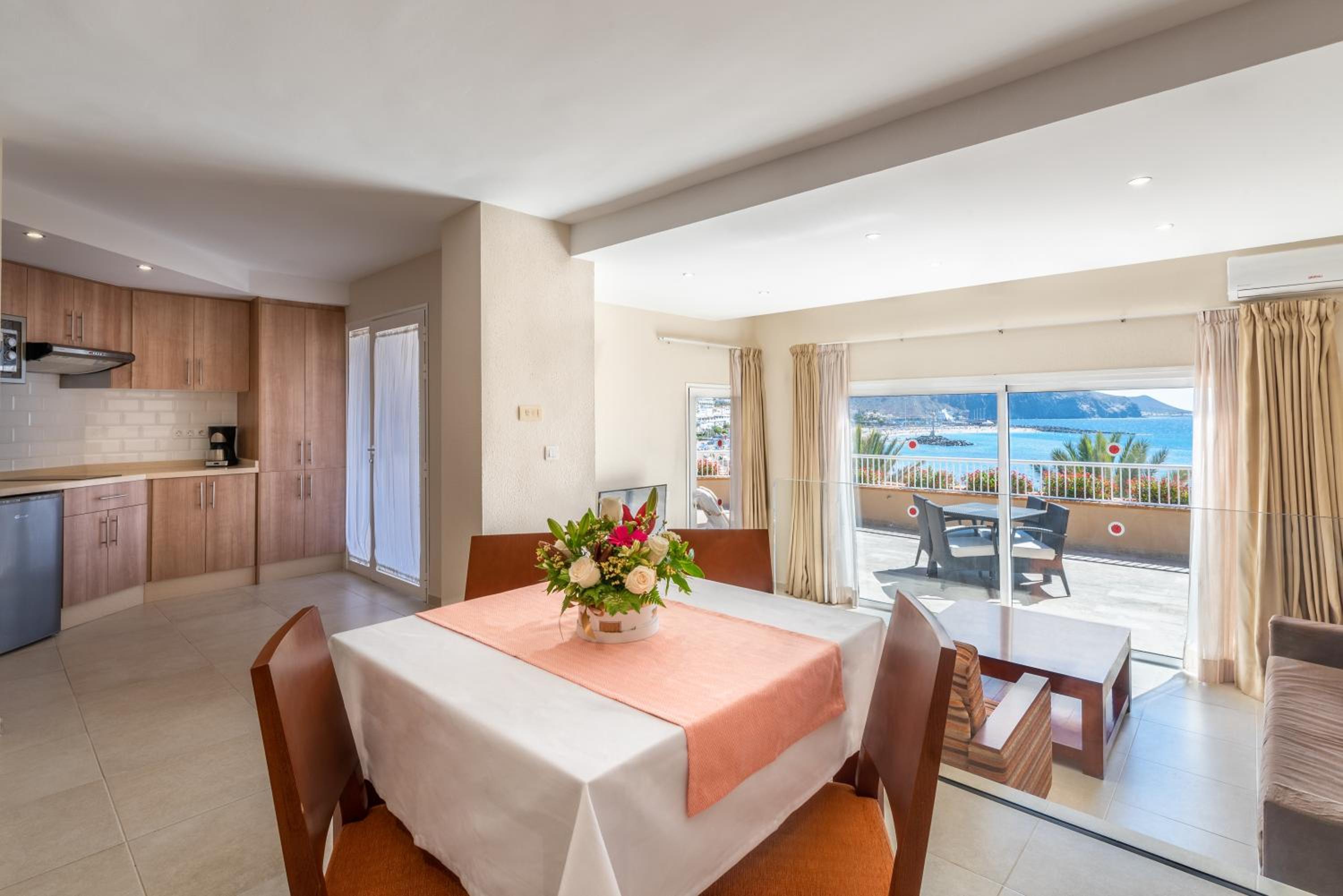 Two Bedroom Superior Apartment with Sea View 