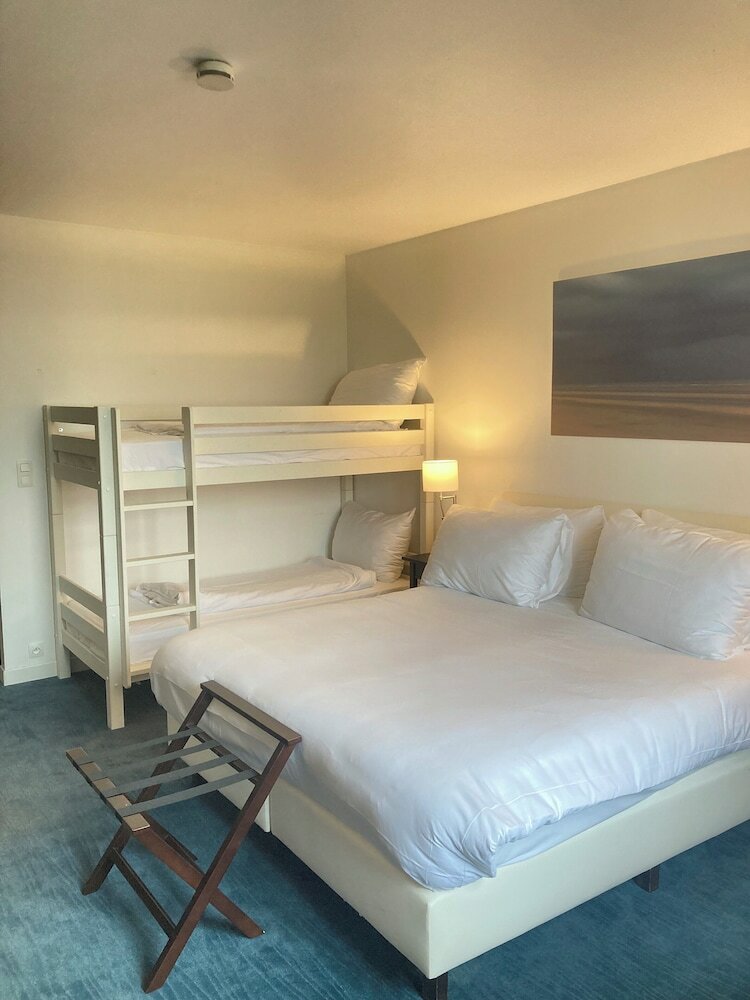 Classic quadruple room with bunk bed