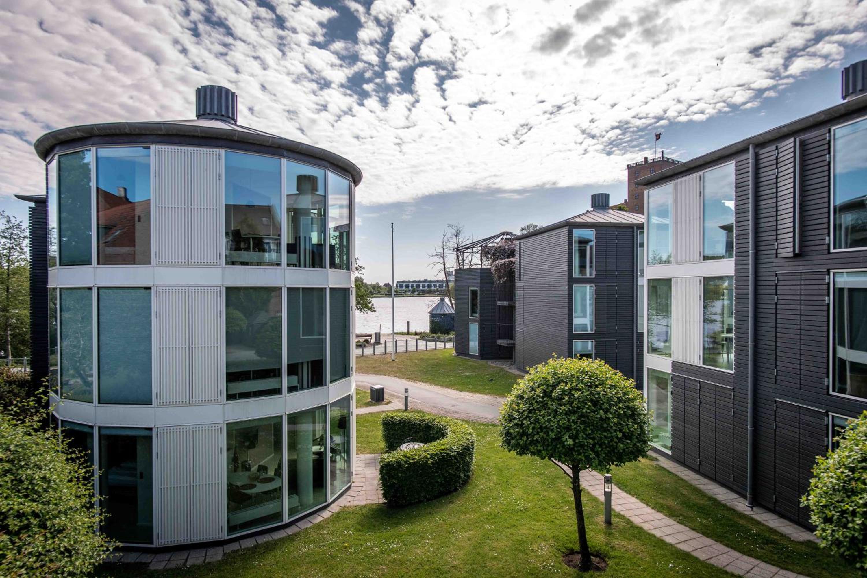 Apartment for 6 people with Partial Lake View