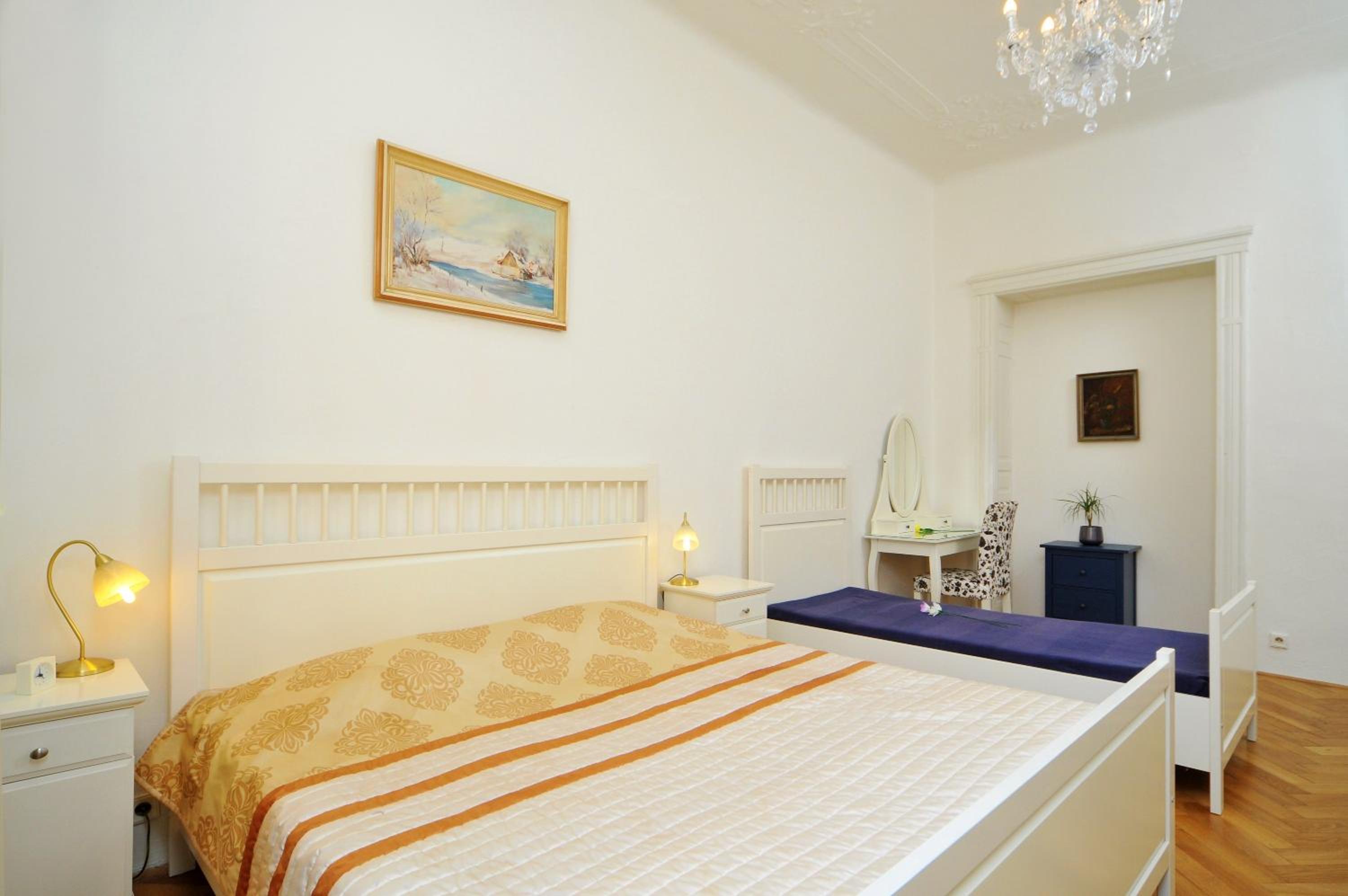 Apartment (8 Adults)