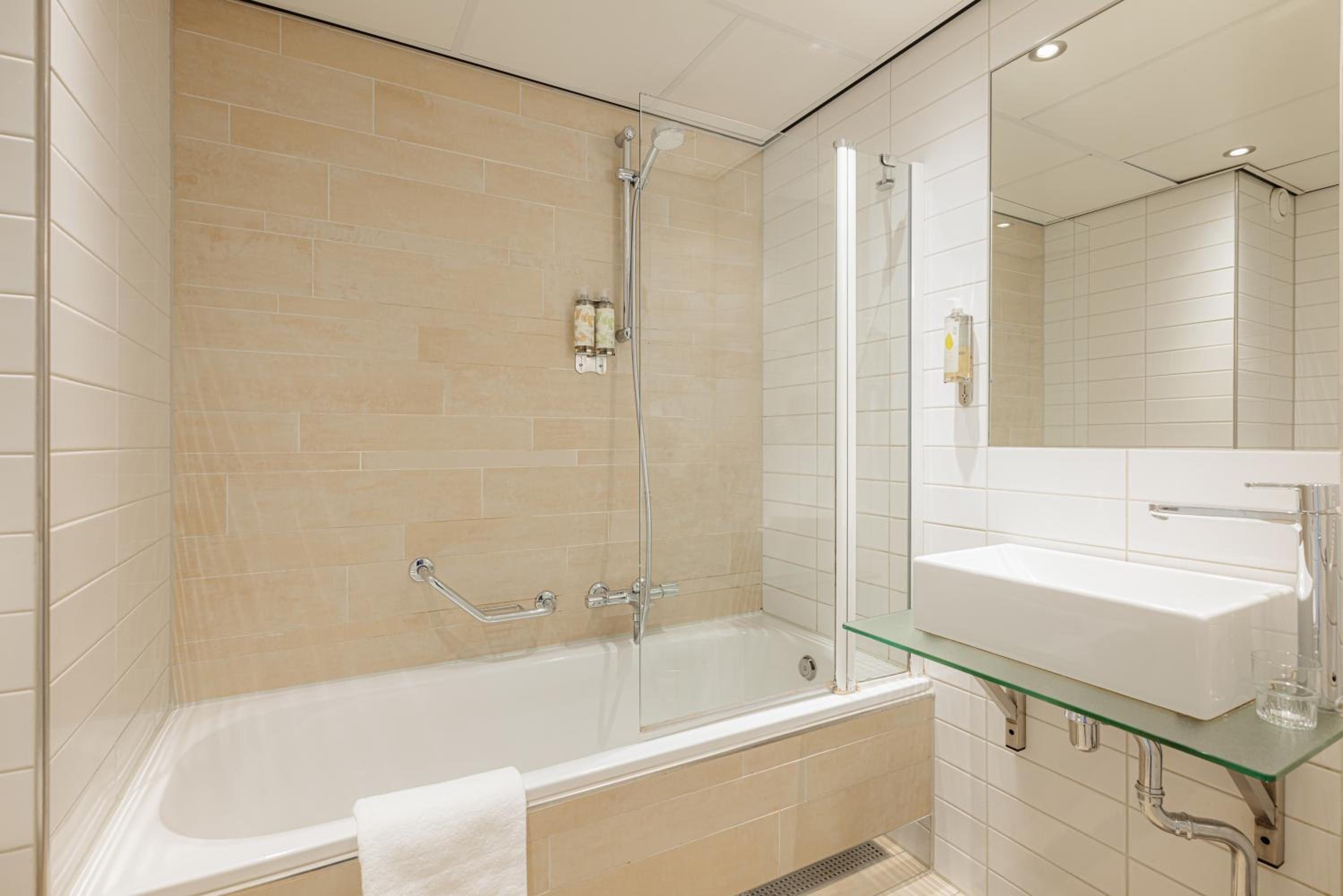 Comfort Room 1 Double Bed