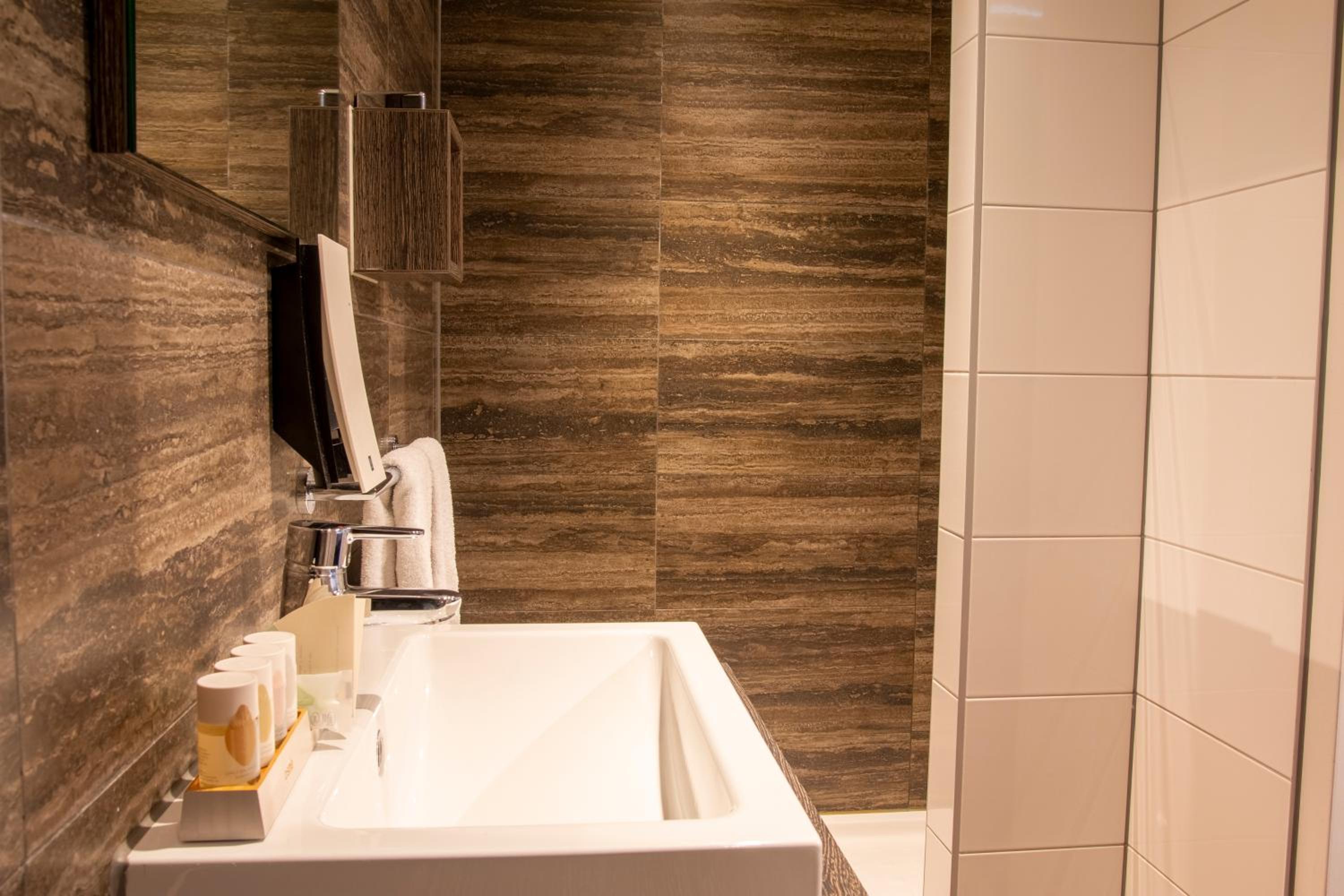 Comfort Room 1 Double Bed Private Entrance