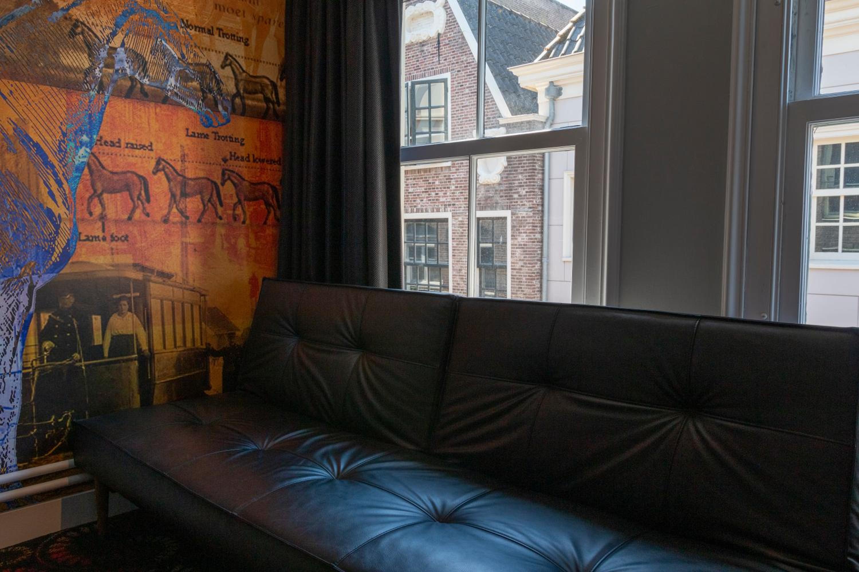 Studio 1 Double Bed 1 Twin Bed