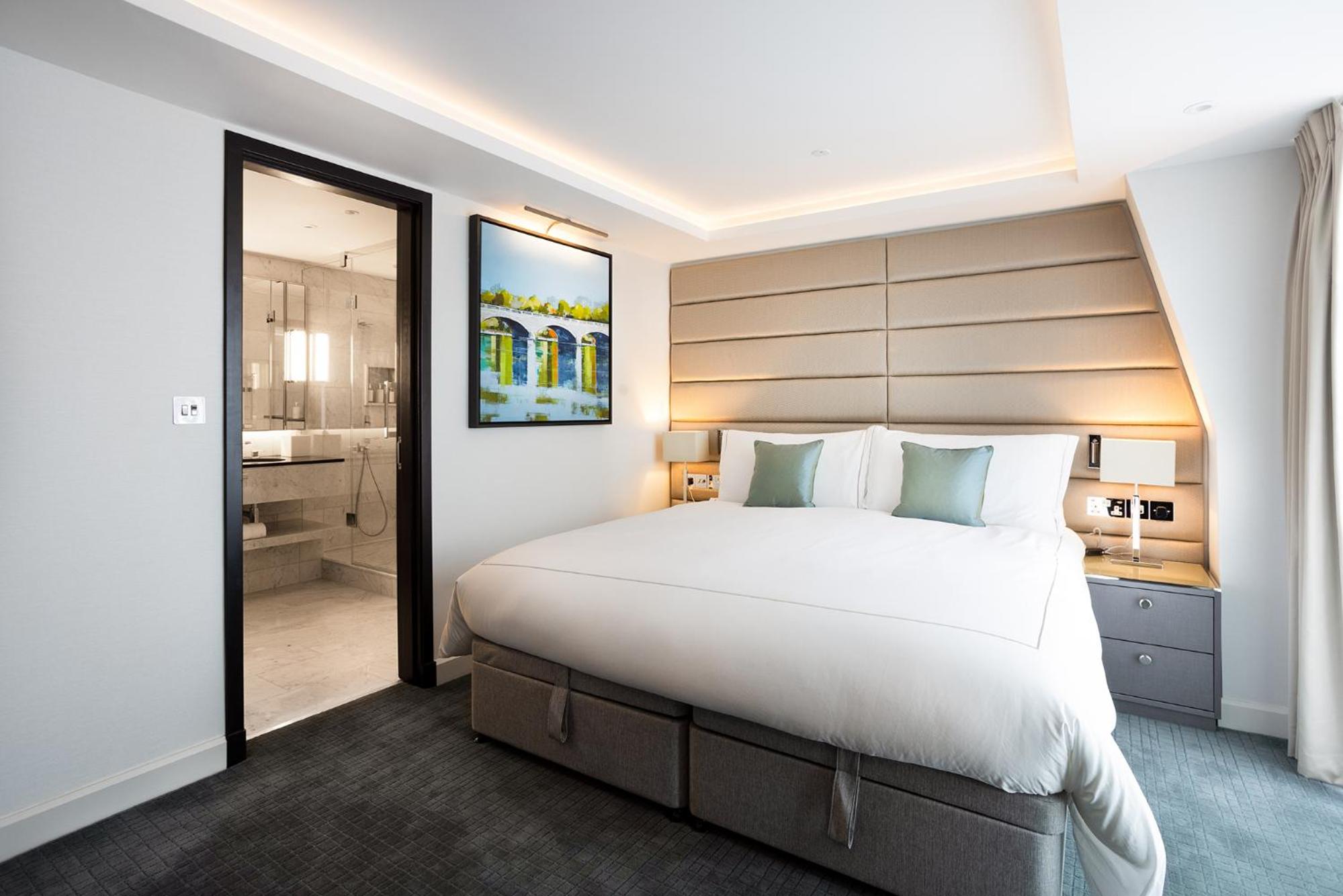 Three Bedroom Deluxe Apartment