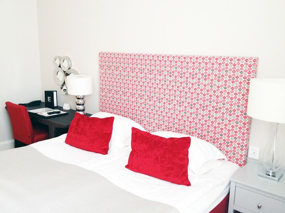 Standard One Bed-140 cm bed