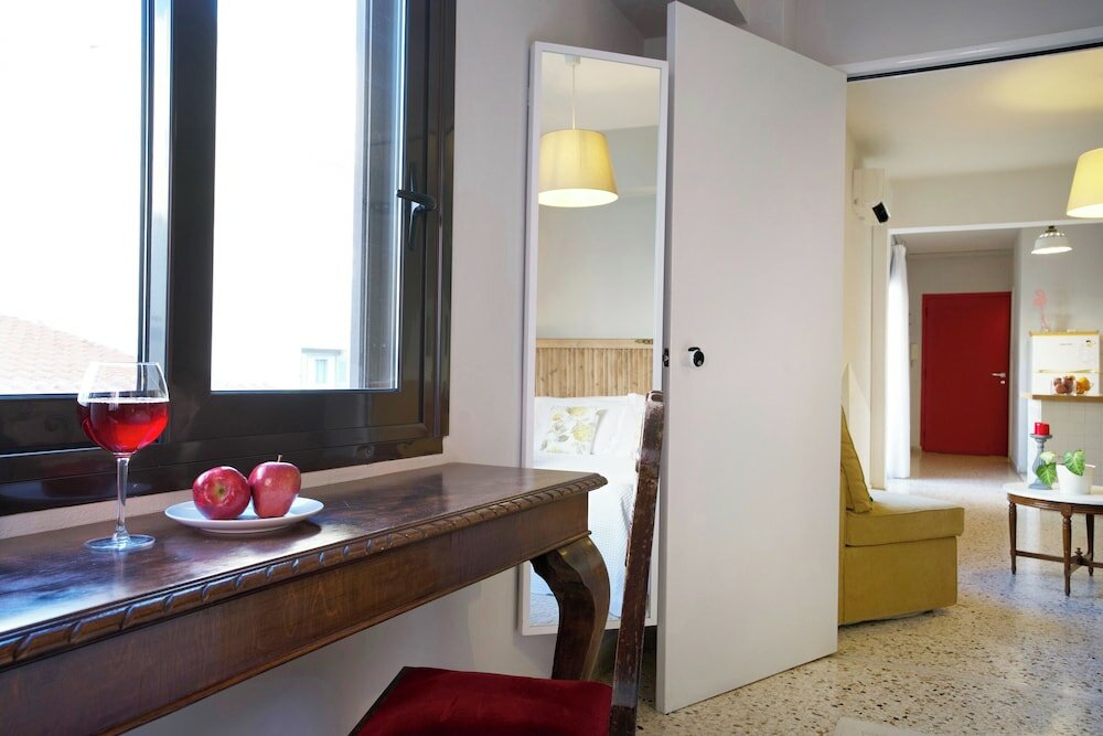 Family Apartment, 1 Bedroom (Perfect ten! #10) - no elevator