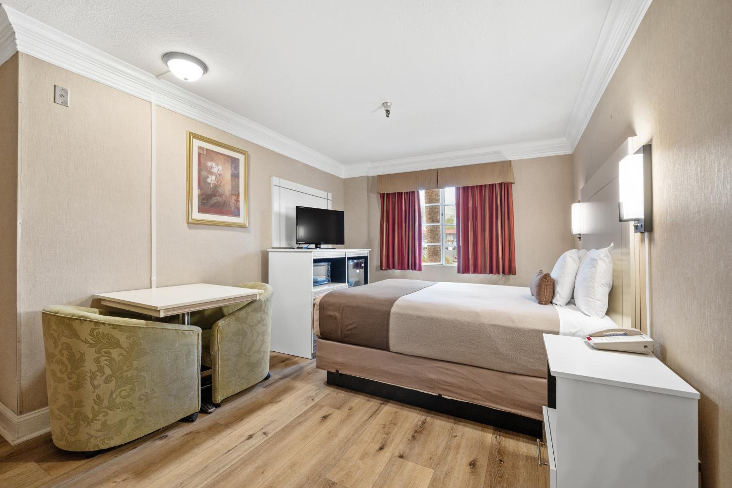 Queen Room - Disability Access