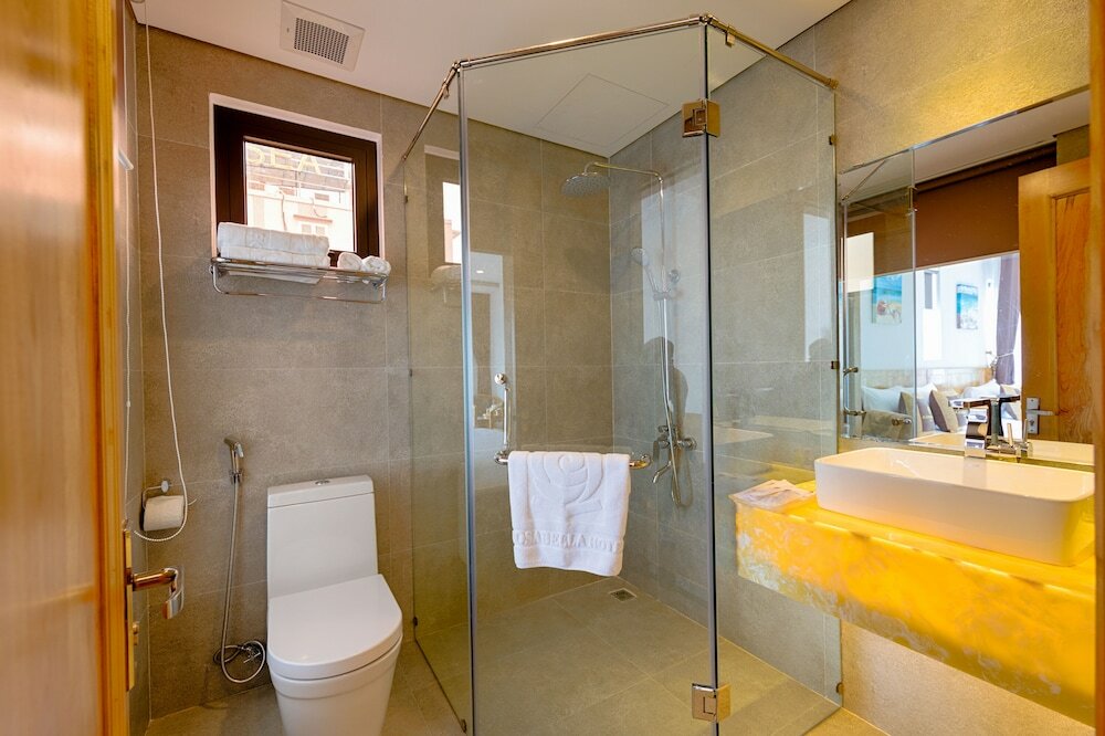 Luxury Quadruple Room, City View