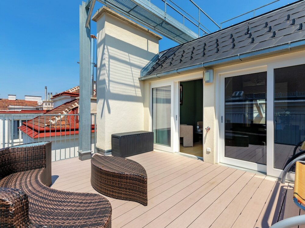 XL 2 Bedroom Apartment, Terrace