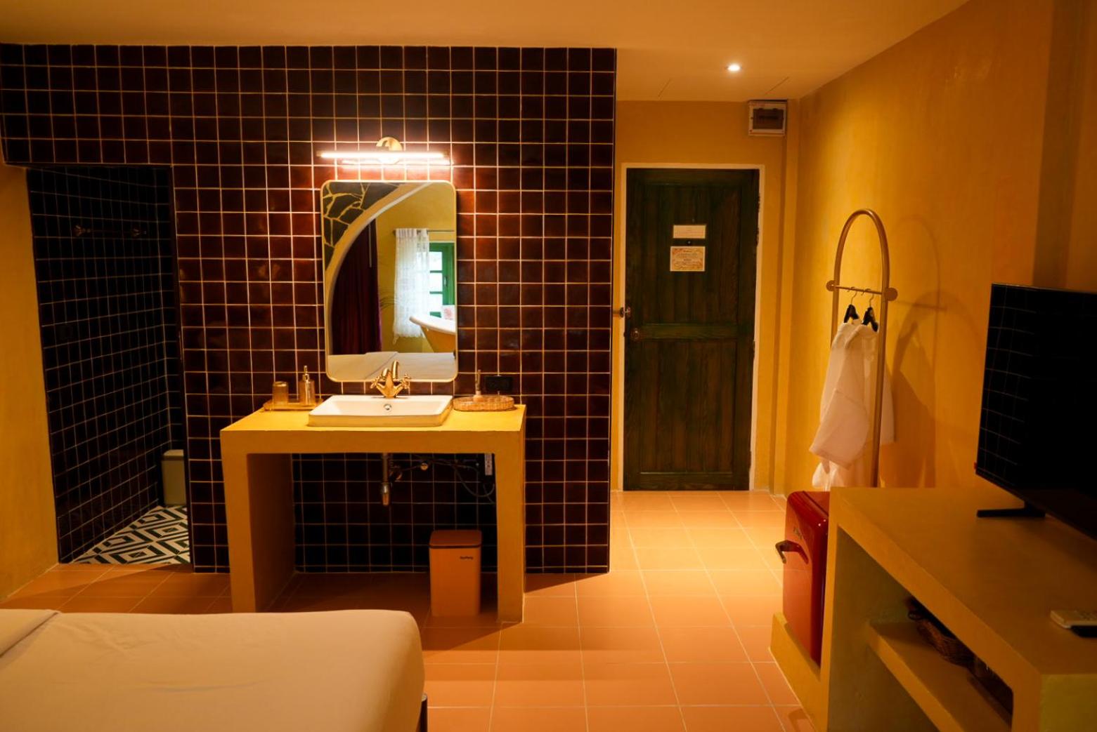 Standard Double Suite