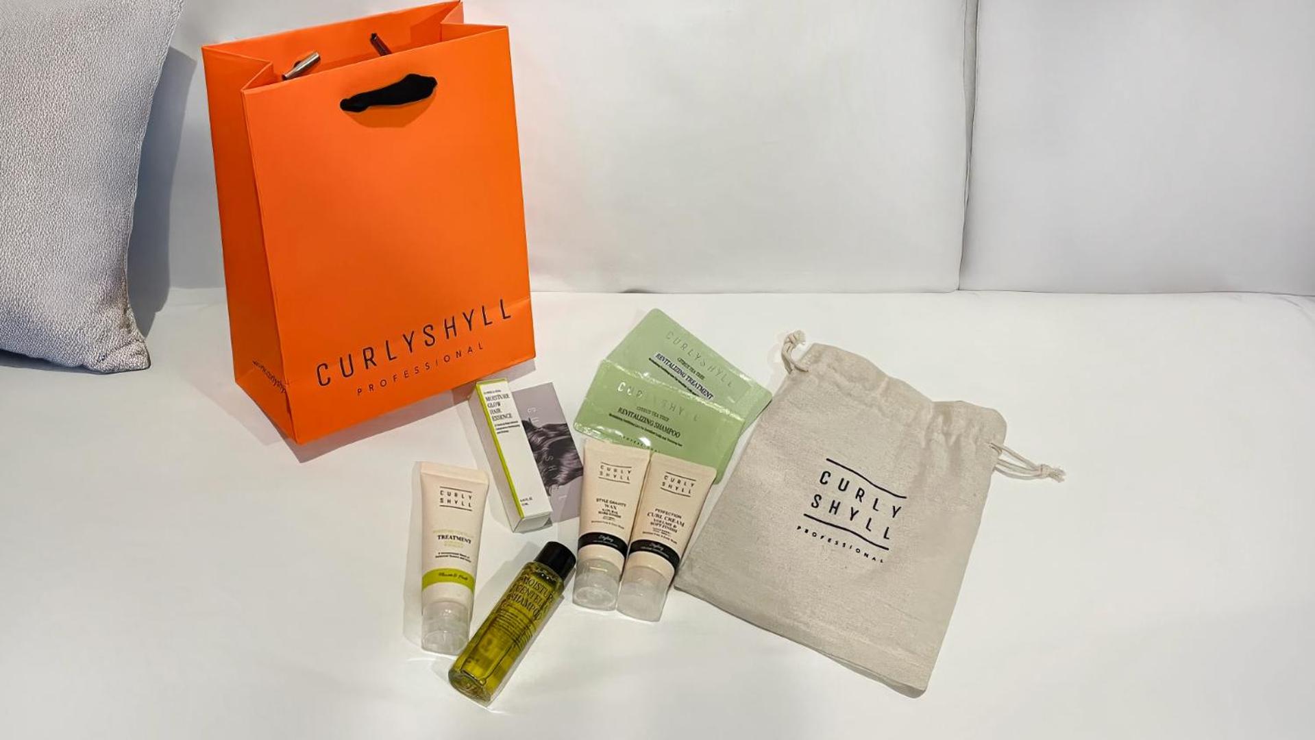 Limited Package With Curlyshyll - Premier Deluxe Family Twin 