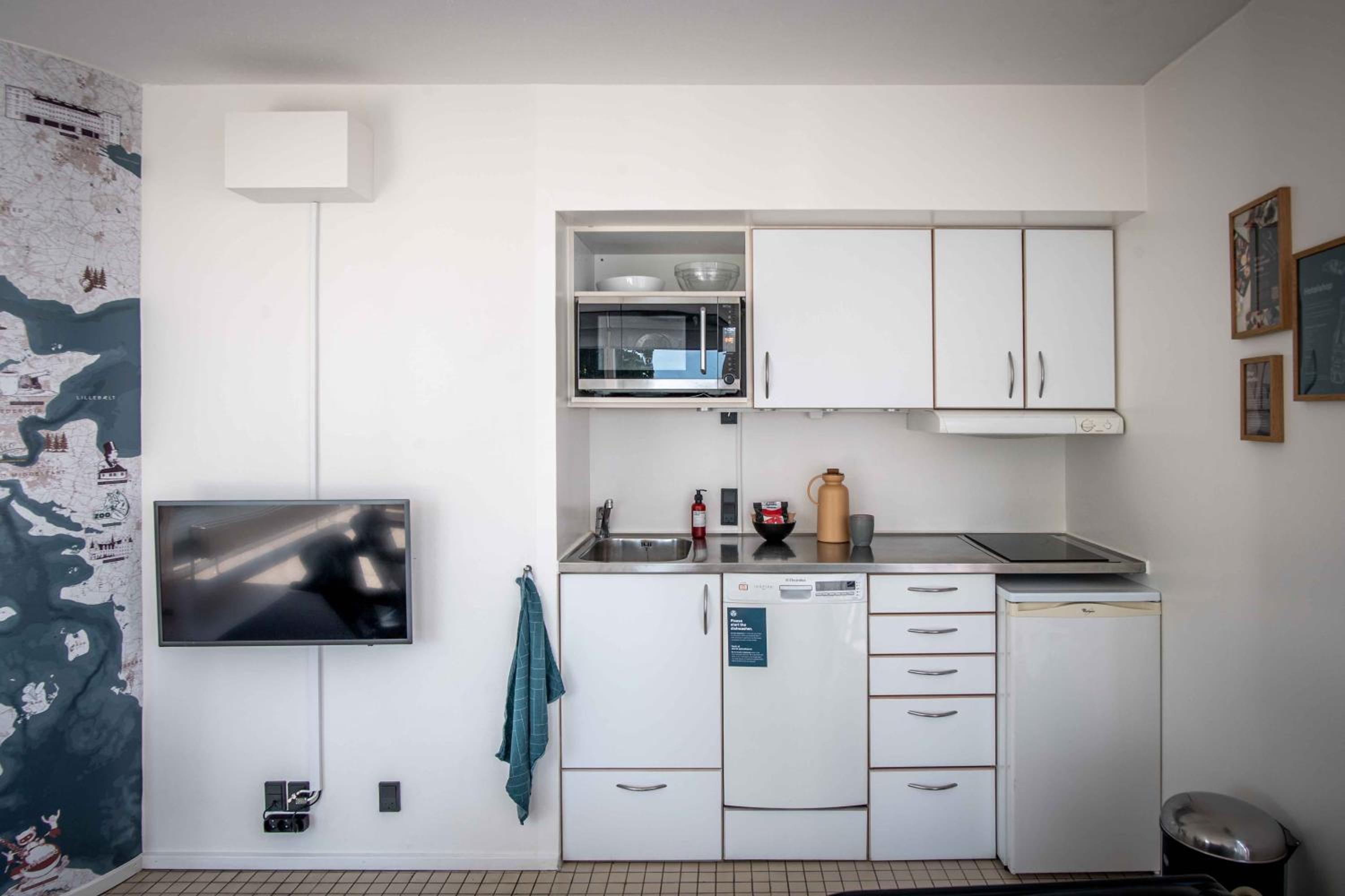 Two-Bedroom Apartment with Courtyard View