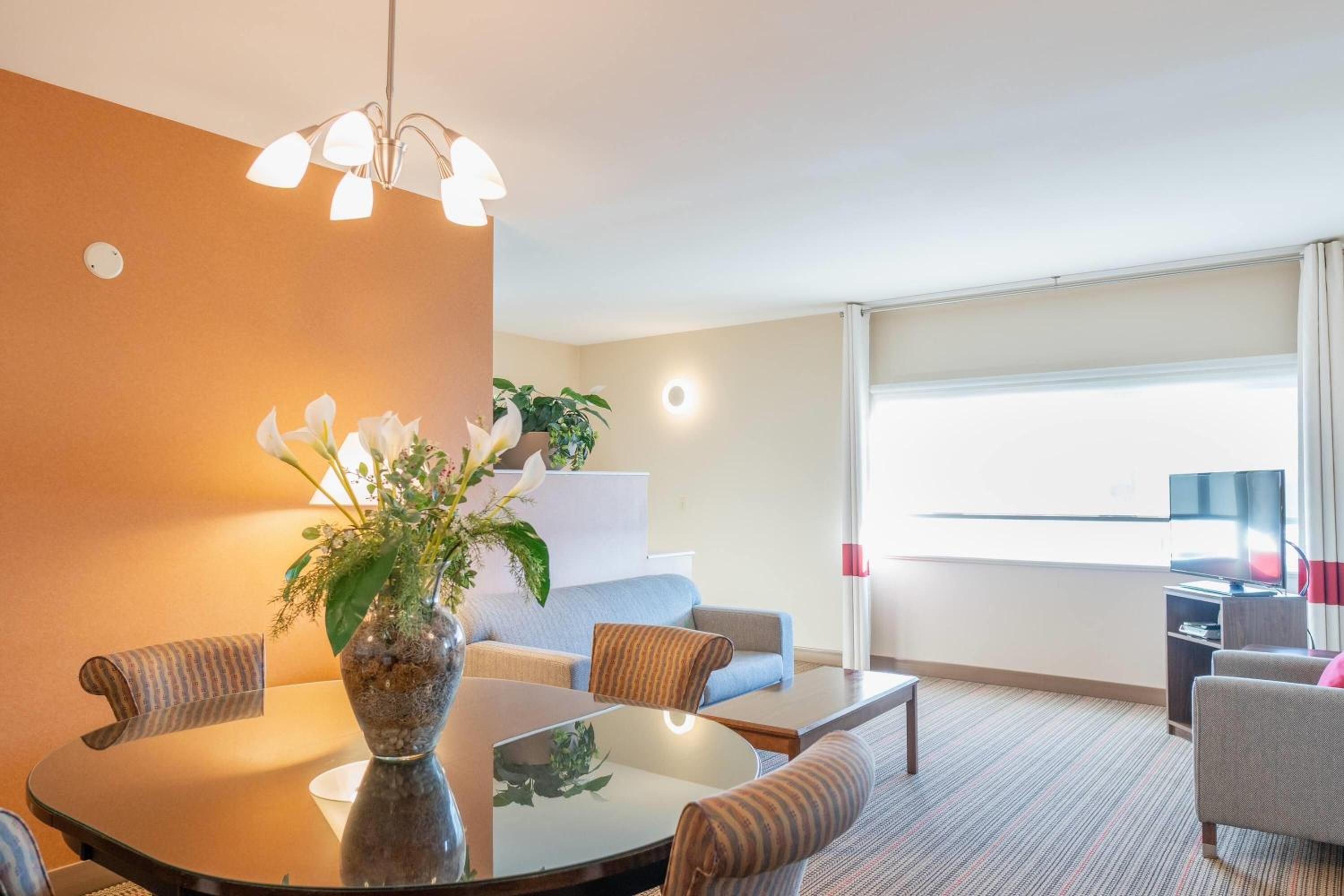 Executive King Suite - Non-Smoking