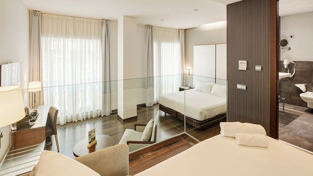 Classic Triple Room (with Double Bed)