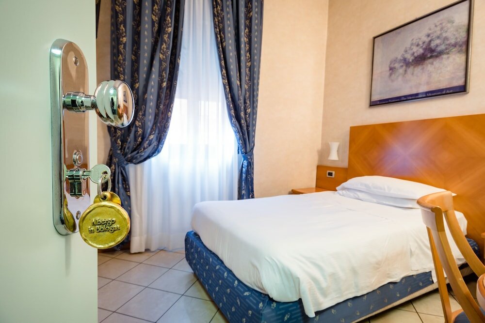 Superior Single Room, 1 Bedroom (Large Single Bed)