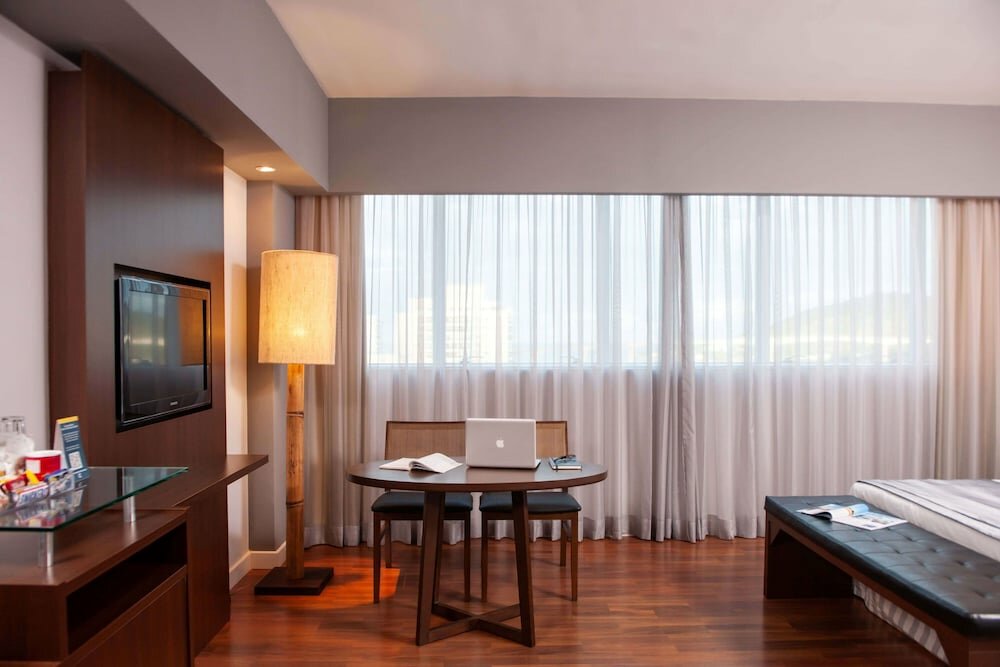 Deluxe Room, 1 Queen Bed