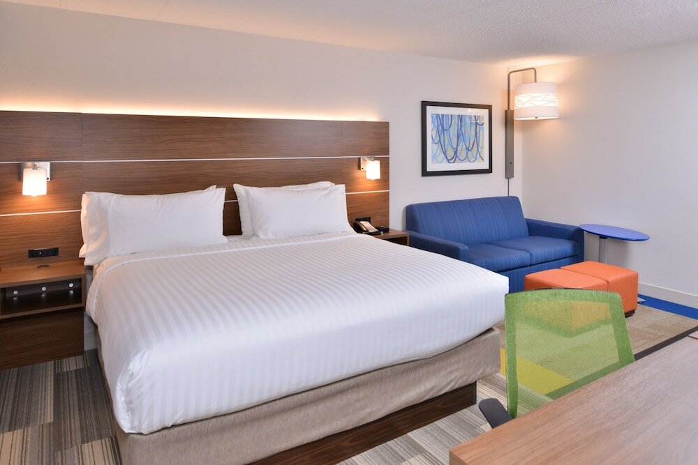 Suite, 1 King Bed, Accessible (Comm, Tub)