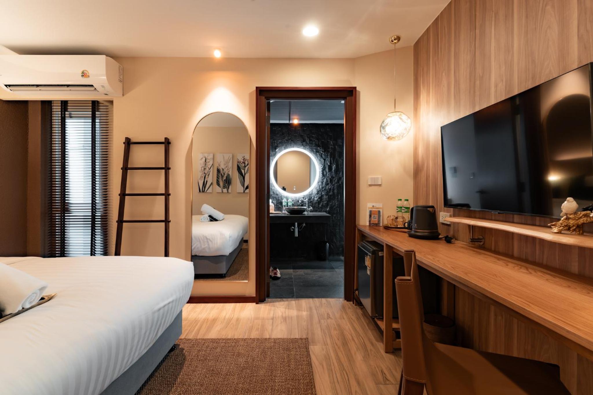 Grand Deluxe Double with Bathtub