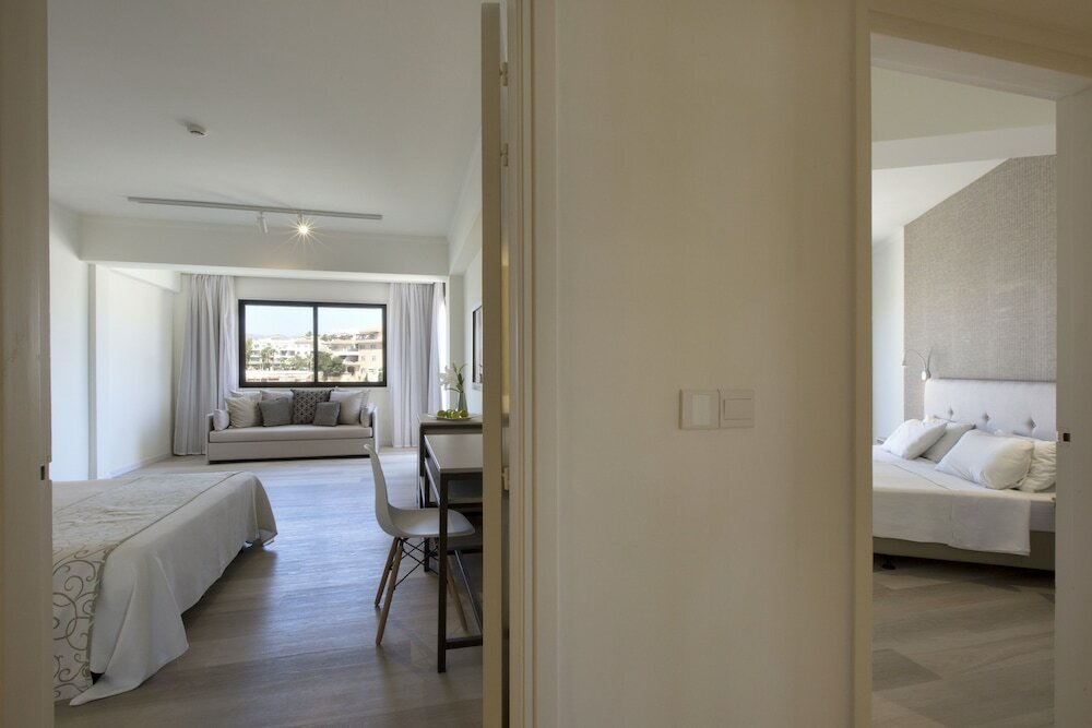 Family Suite, 2 Bedrooms (Inland View)