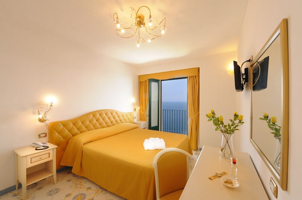 Suite, Sea View, Corner (French Balcony)